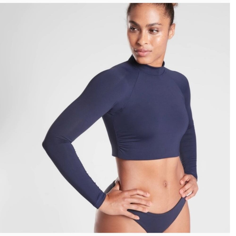 Athleta M navy dress blue North Point Cropped Rashguard longsleeve swim top